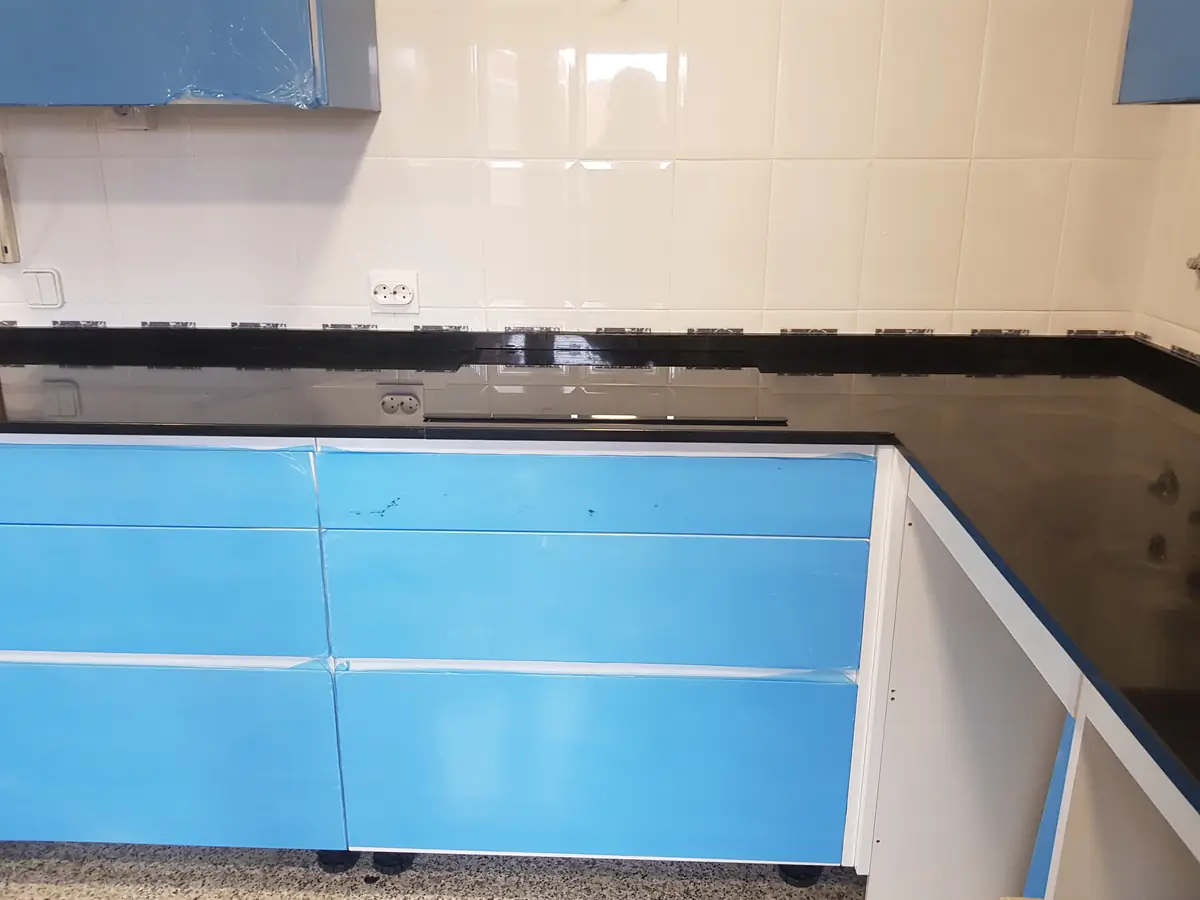 encimera-granito-negro-intenso-importacion-leon